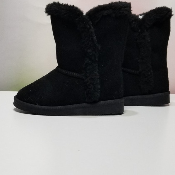 Toddler Tulip Hem Fuzzy Cozy boots Girls Size 7 toddler NEW - Picture 1 of 8